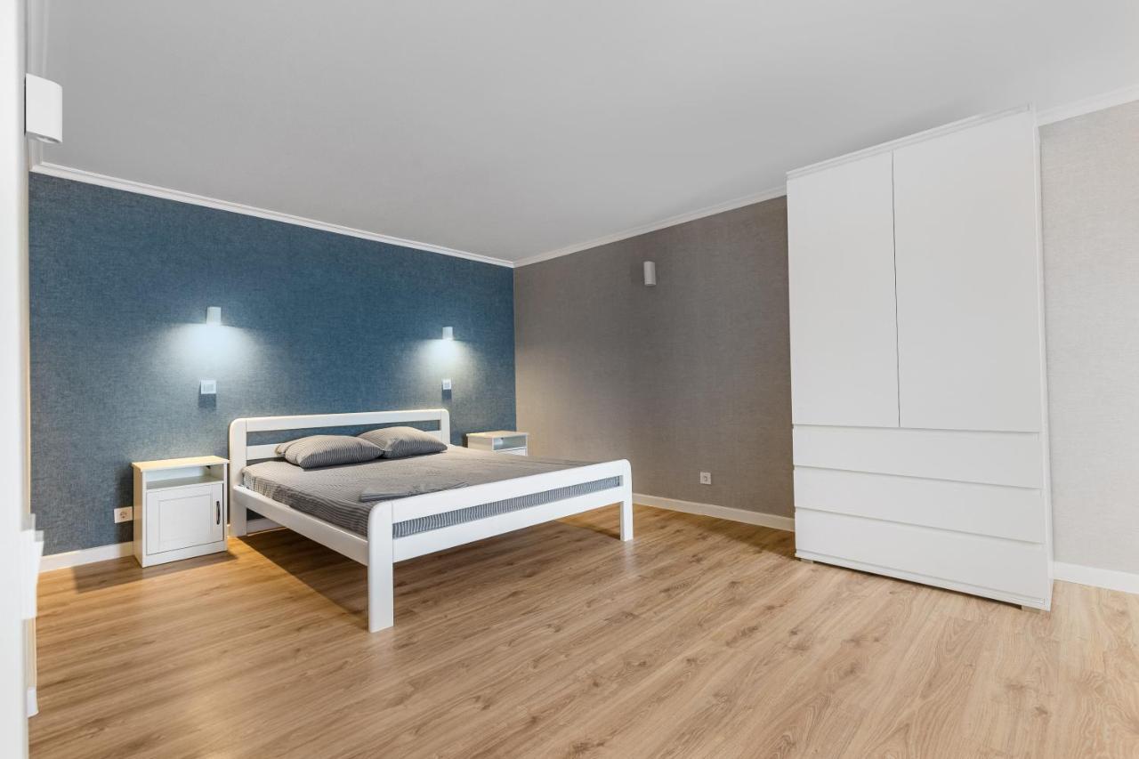 18 Deribasivska Street Jacuzzi Apartment أوديسا المظهر الخارجي الصورة