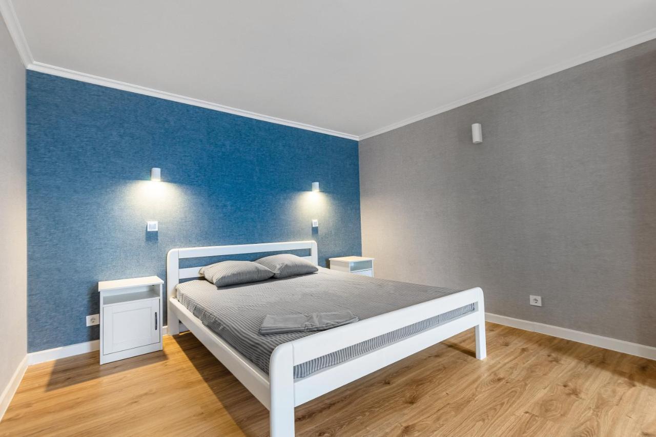 18 Deribasivska Street Jacuzzi Apartment أوديسا المظهر الخارجي الصورة